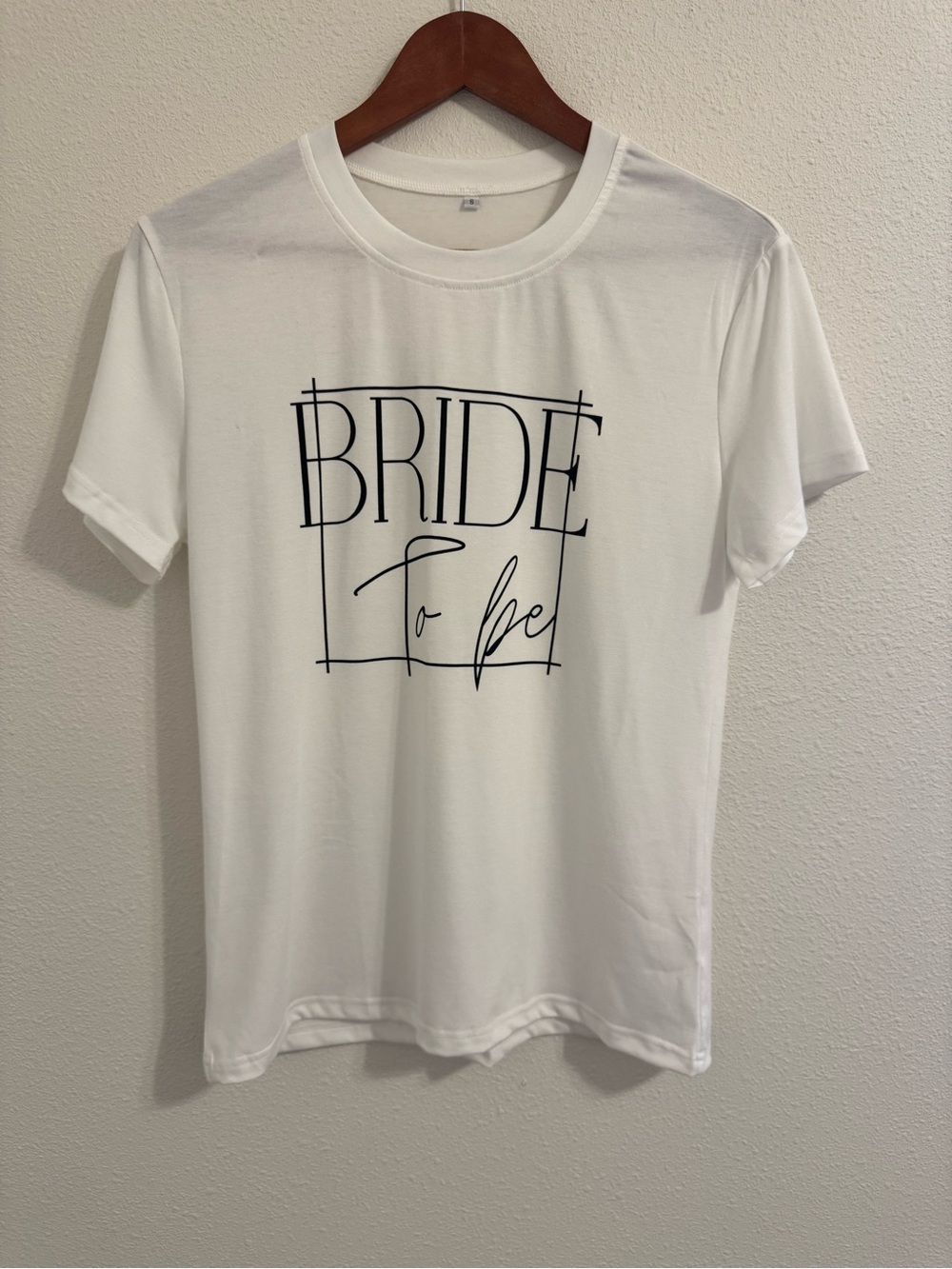 Bride To Be White Graphic T-Shirt Size Small NWOT Wedding Bridal Tee